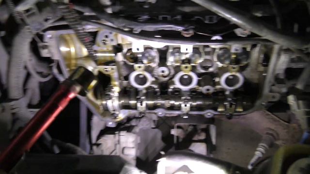 Регулировка зазоров клапанов KF-VE Daihatsu смотреть онлайн