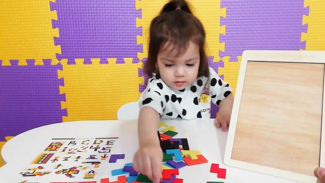 Тетрис Сальма собирает деревянный тетрис