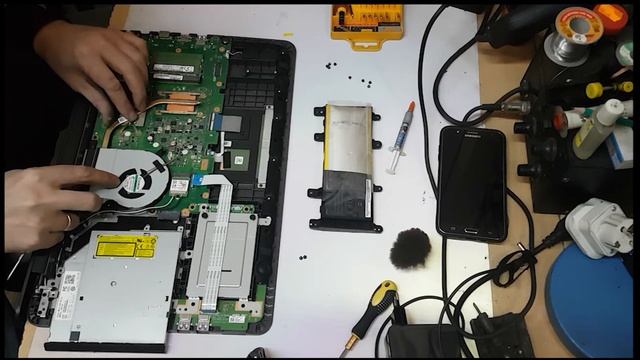Asus x756uv разборка , замена батареи , замена термопасты смотреть онлайн