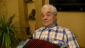 Распрягайте хлопцы кони под гармонь. Было время, когда слушали  патефон да гармонь