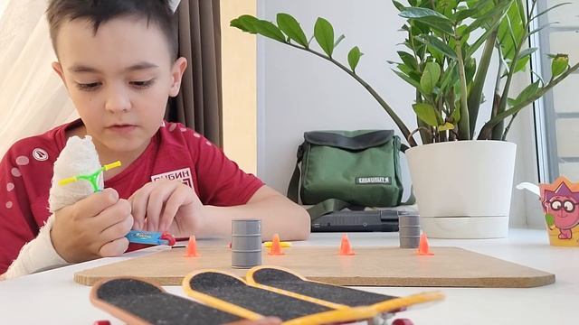 Обзор фингер борда и фингер самоката смотреть онлайн