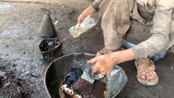 Replacing Brake Lining How to Change Broken Pads of turbo, Hino Truck Brake Old Leather repair