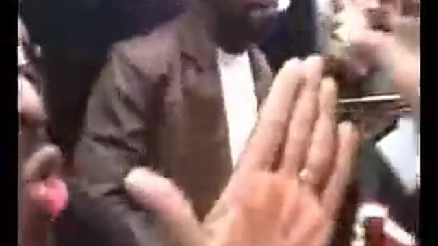 Негры жгут в метро!) смотреть онлайн