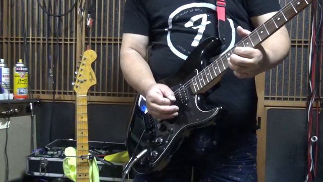 Squier Bullet Strat HH & JIM DUNLOP FFM3 Fuzz Face Mini Hendrix смотреть онлайн