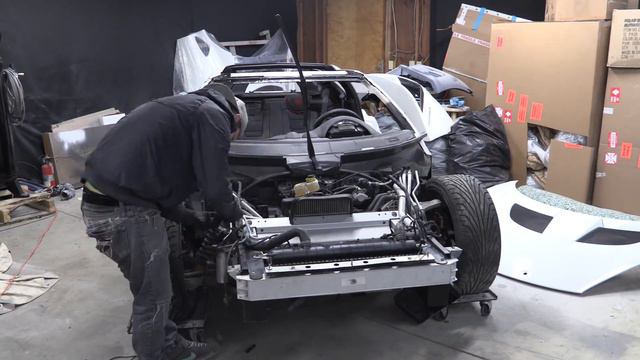 Budget Lotus Evora Pt 39 - Final Assembly Pt 1 смотреть онлайн