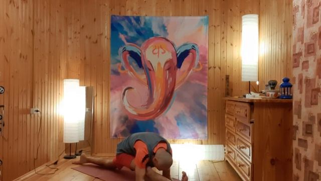 Гор.Онл.Йога, Каждую пятницу в ZOOMе. 19.30-21.00 ХАТХА-ЙОГА 21.00-21.30 МАНТРА ОМ? смотреть онлайн