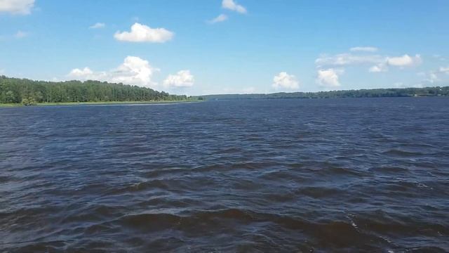 Река Волга . Прогулка на катере от берега города Кинешмы Ивановской области. смотреть онлайн