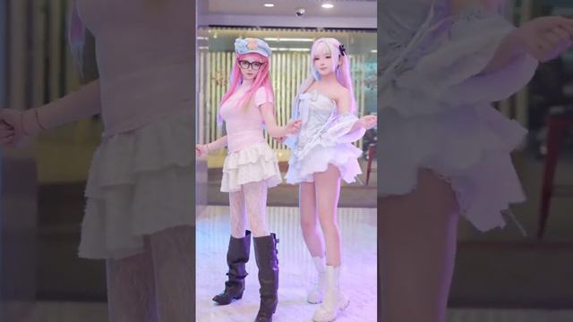 Милые девушки косплеят аниме, танцы смотреть онлайн