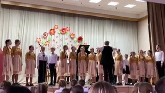 Старший хор, ДШИ №1 г. Жлобина. Ст. М. Танка, муз. Е. Гигевич "Рукi мацi". смотреть онлайн