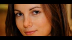 А в августе зацвел жасмин, а в сентябре шиповник.