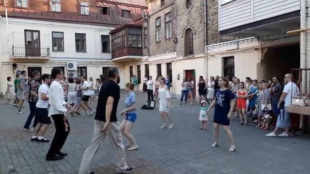 Танцы Гарадзенскіх Дворыкаў. Нареченька. смотреть онлайн