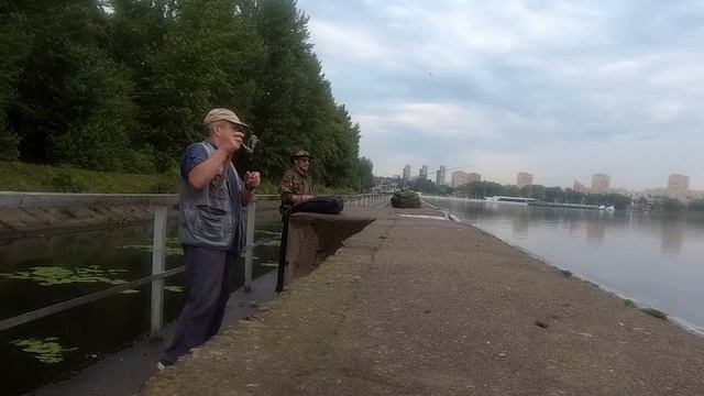 Окунь с шлюзовой дамбы. 08.08.2021 смотреть онлайн