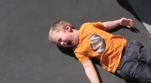 Почему дети плачут