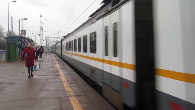 Электропоезд ЭП2Д-0011 ЦППК станция Лесной Городок 10.04.2019 смотреть онлайн