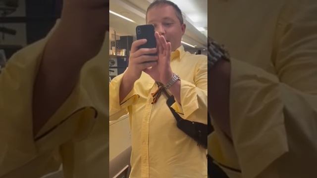 Встретились как-то в Испании русский и украинка??♂️