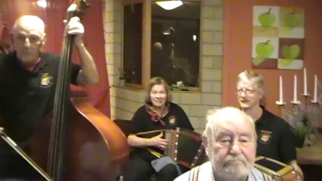 Amicale de La Vue des Alpes avec Hausi Straub, Frédy Marti et Maguy, Titre : Bärner Tanz смотреть онлайн