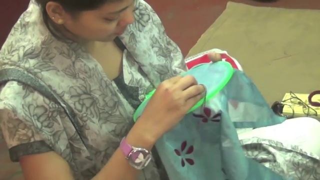 Fundación Ananta Taller de mujeres artesanas de Colores de Calcuta смотреть онлайн