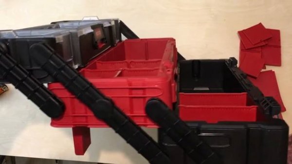 KETER Cantilever Trio Organizer - does it hold small screws well?