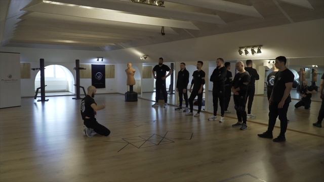 Кувырок вперед / кувырок назад, подводящие упражнения смотреть онлайн