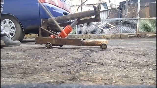 Подкатной домкрат своими руками смотреть онлайн