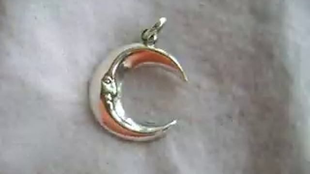 Кулон Месяц смотреть онлайн