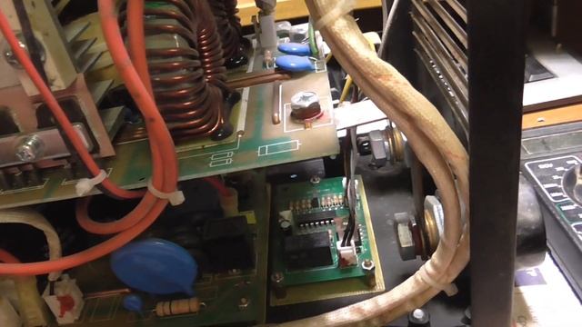 Ремонт сварочного аппарата FoxWeld Мастер 202. Ток гуляет. смотреть онлайн