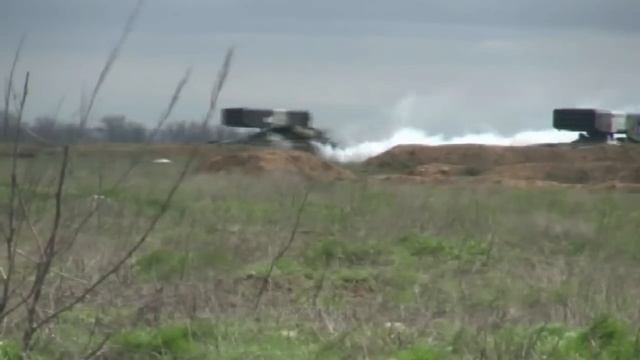 ТОС-1А СОЛНЦЕПЕК В ДЕЙСТВИИ ТЕРМОБАРИЧЕСКАЯ БОМБА! смотреть онлайн