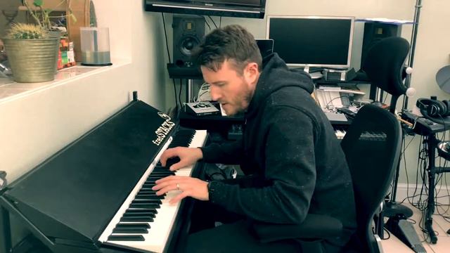 Still Dre - Dr Dre feat Snoop Dog - Amazing piano man versio on this CLASSIC riff by Scott Storch смотреть онлайн