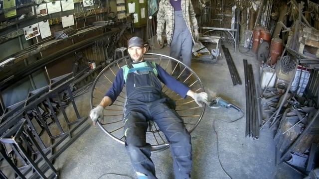 А поедет? ПАПАСАН из металла своими руками! смотреть онлайн