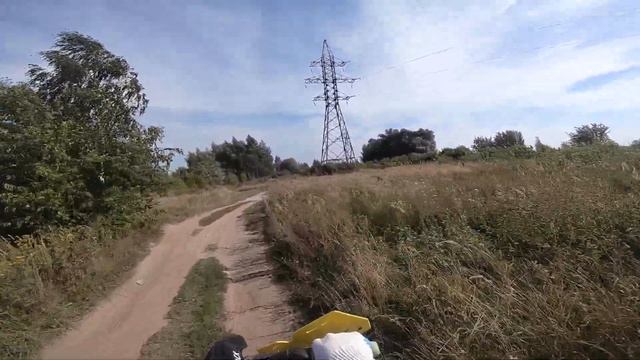 Поездка на карьер вдвоем на мотоцикле, жарким летом 20018.Одним кадром) смотреть онлайн