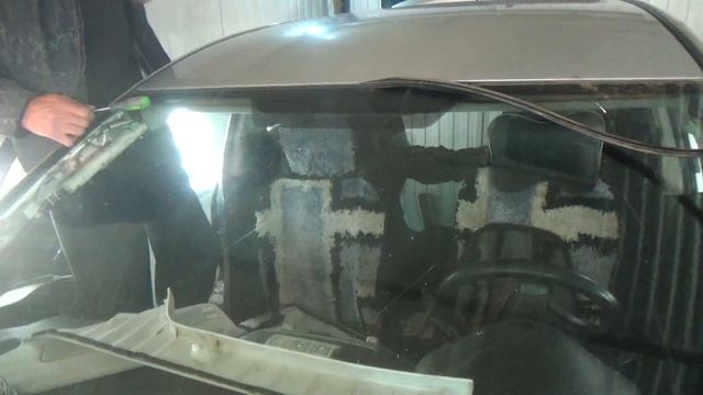 Самая обычная замена лобового стекла авто. Часть 1. смотреть онлайн