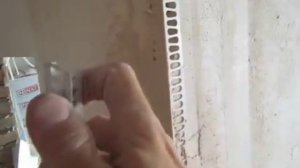 установка пластиковых уголков