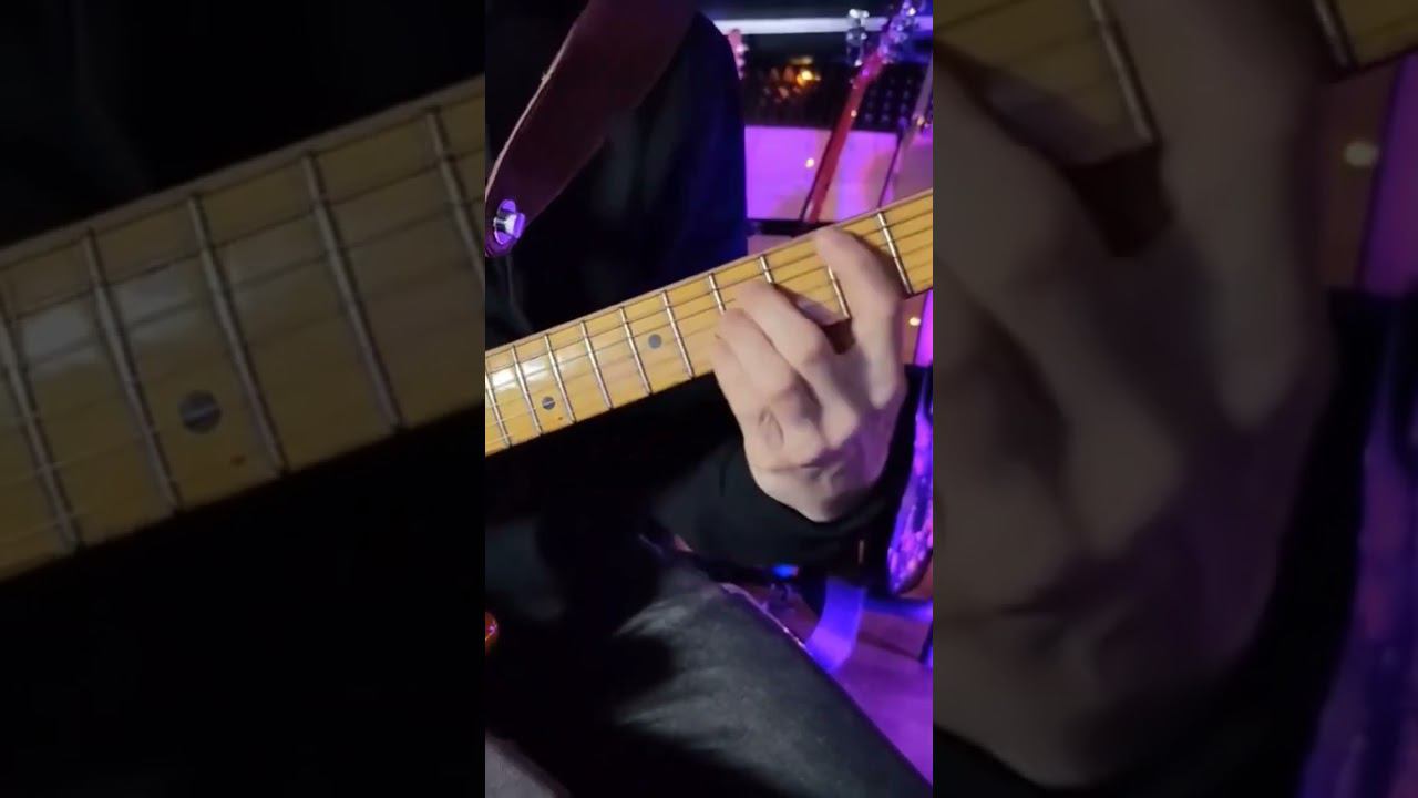 пример аккомпанемента на мою любимую песню Little Wing. Алексей Каменцев. гитарист. игра на гитаре. смотреть онлайн