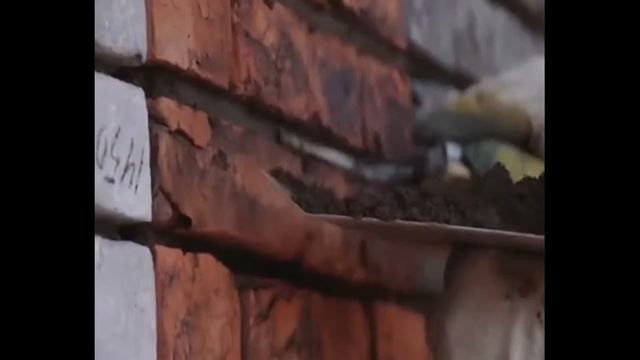 Затирка швов кирпичной кладки с помощью цветной смеси quick mix FM смотреть онлайн