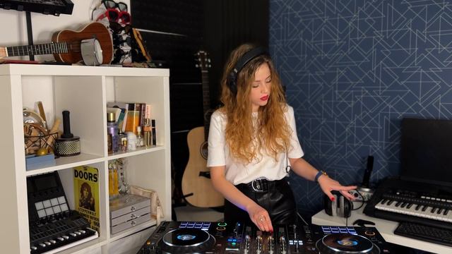 Erika Krall- KRALLING # 46  (Indie Dance, Progressive House, Melodic Techno)