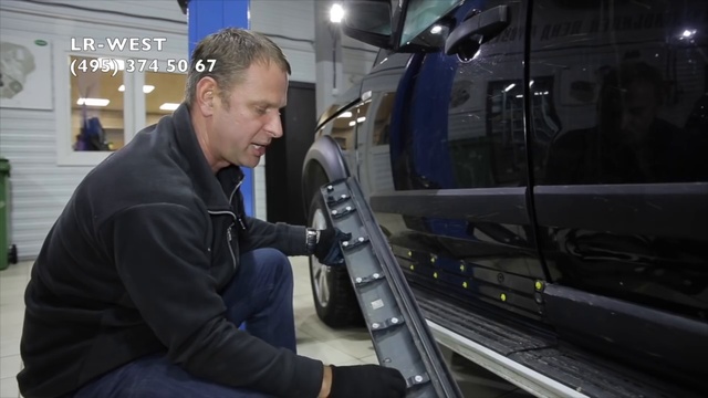 Накладка водительской двери Land Rover Discovery 3, Discovery 4 - типичная проблема смотреть онлайн