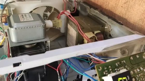 Daewoo KOG 6CDBW периодически не включается