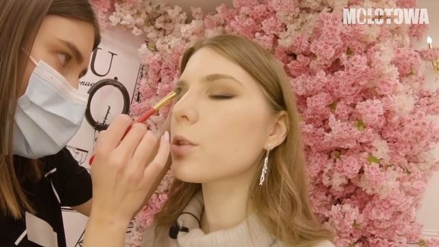 Алёне Водонаевой ПЛЕВАТЬ на своих клиентов? / Треш-обзор звёздного салона красоты смотреть онлайн