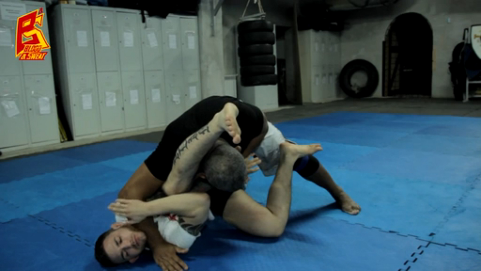 Лута ливре. Контратака рычагом локтя на попытку треугольника. Luta Livre. Armlock triangle counter смотреть онлайн