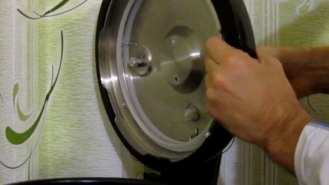 Мультиварка REDMOND RMC-M110 как снять и помыть крышку. смотреть онлайн