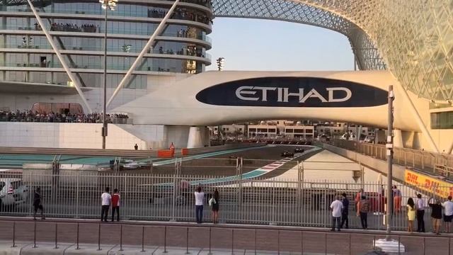 Start utrke F1 Yas Marina Abu Dhabi 2016 смотреть онлайн
