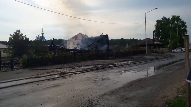 В Томской области сгорела церковь. смотреть онлайн