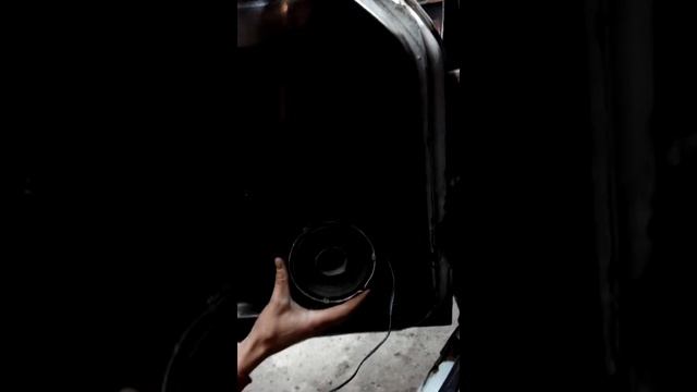 гибкий неон на динамике