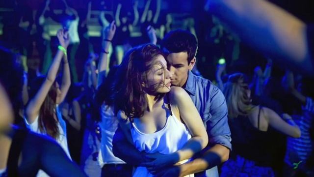 Полную девушку ВЫСМЕЯЛ одноклассник-мажор. Через 5 лет она ему все ДОКАЗАЛА ... смотреть онлайн