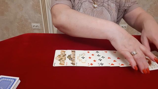 КРЕСТОВЫЙ КОРОЛЬ И ЧЕРВОВАЯ ДАМА, КАКИЕ У НИХ ОТНОШЕНИЯ? НЕ ИЗМЕНЯЕТ ЛИ ОН ЕЙ? смотреть онлайн