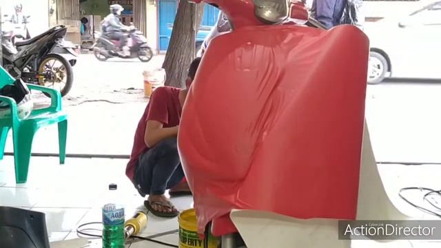 Pasang sticker Vespa Piagio. смотреть онлайн