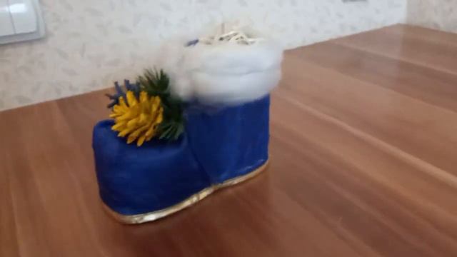 Новорічна композиція "Новорічний Чобіток" учениця 3 класу Булгак Дарина смотреть онлайн