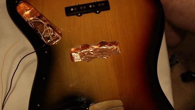 How to install Shielding Tape in the Pickup Cavity of a Tagima Jazz Bass смотреть онлайн