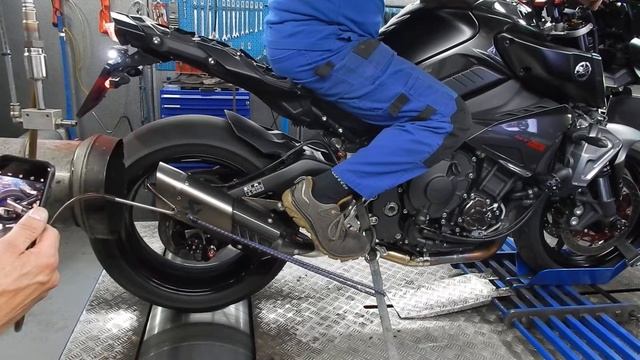 MT 10 On the dyno - akra + linkpipe + powercommander , First run смотреть онлайн