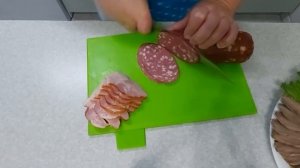 Праздничная мясная нарезка.